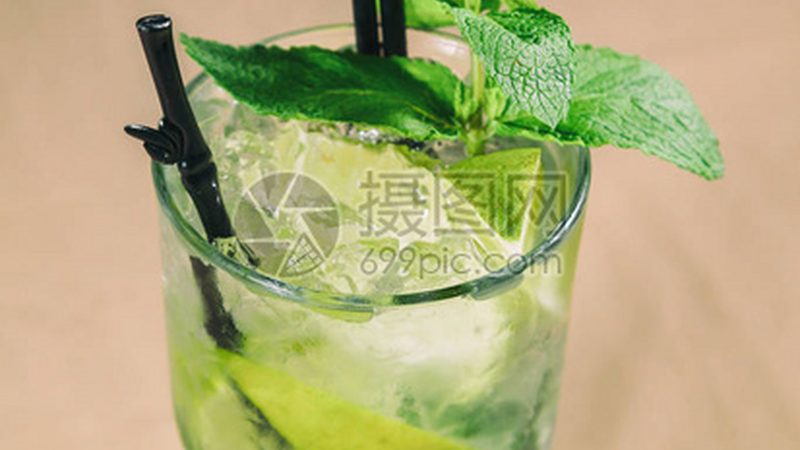 社区团购生鲜配送应充分考虑配送区域的特点，合理规划配送路线。以下是一些注意事项：