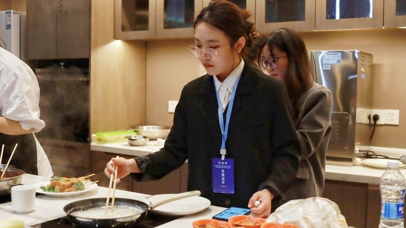餐饮加盟与自营：两种经营模式的深度解析